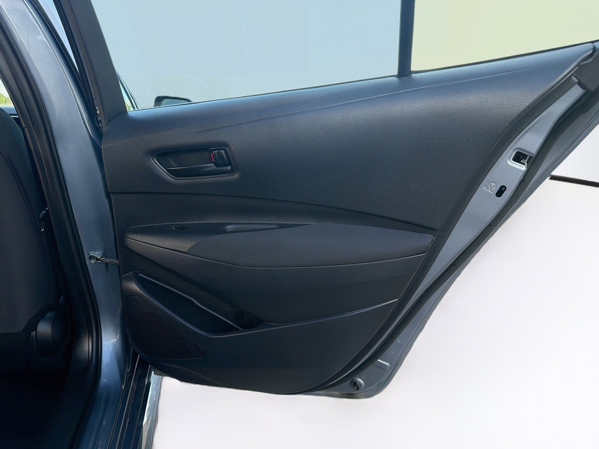 Used 2025 Toyota Corolla LE FWD image 27