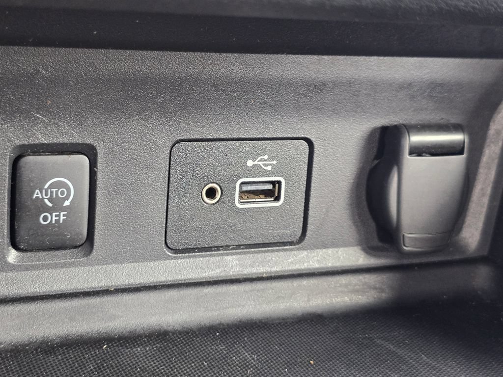 Used 2025 Nissan Sentra S FWD image 28