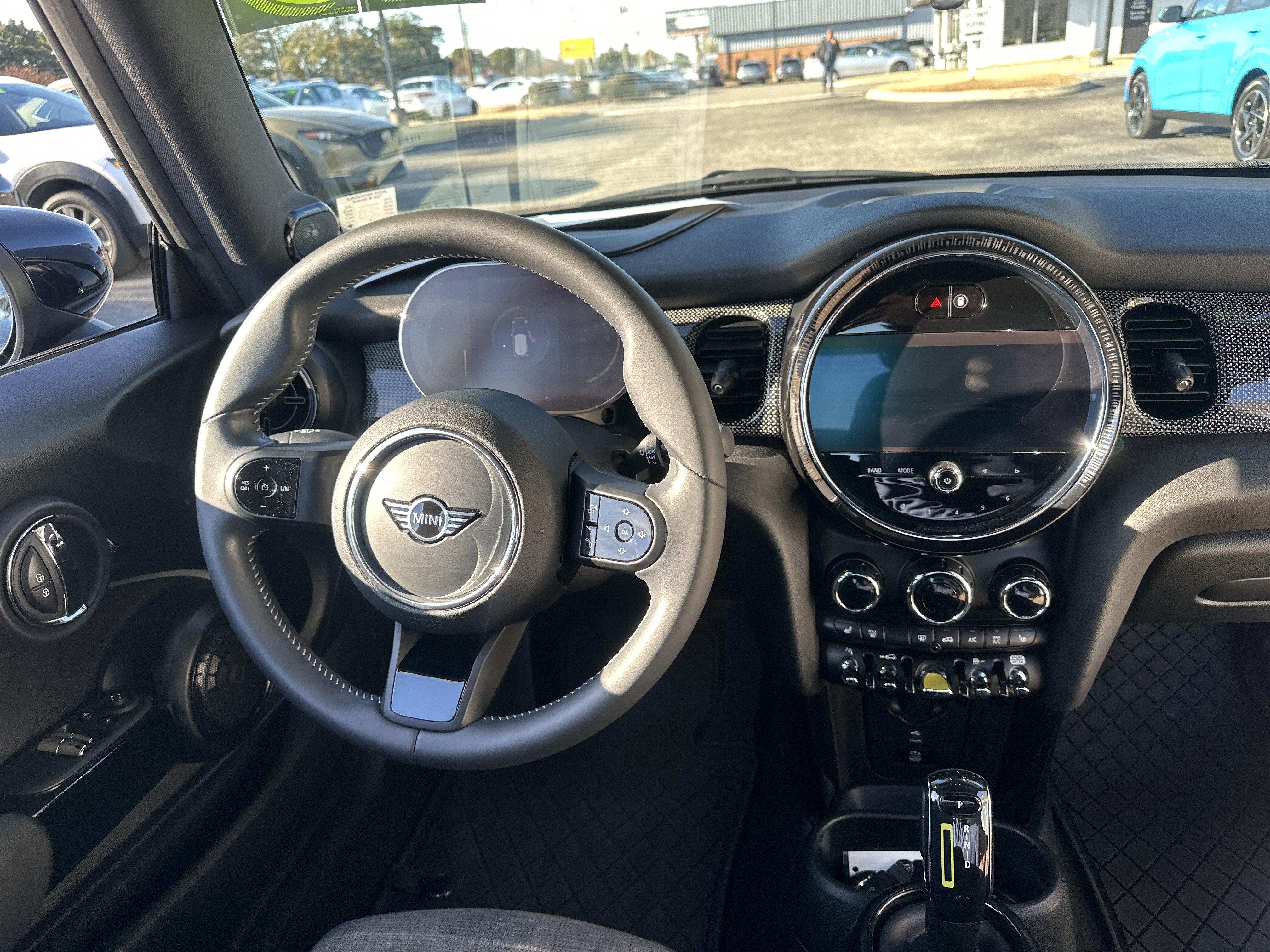 Used 2023 MINI Cooper SE image 15