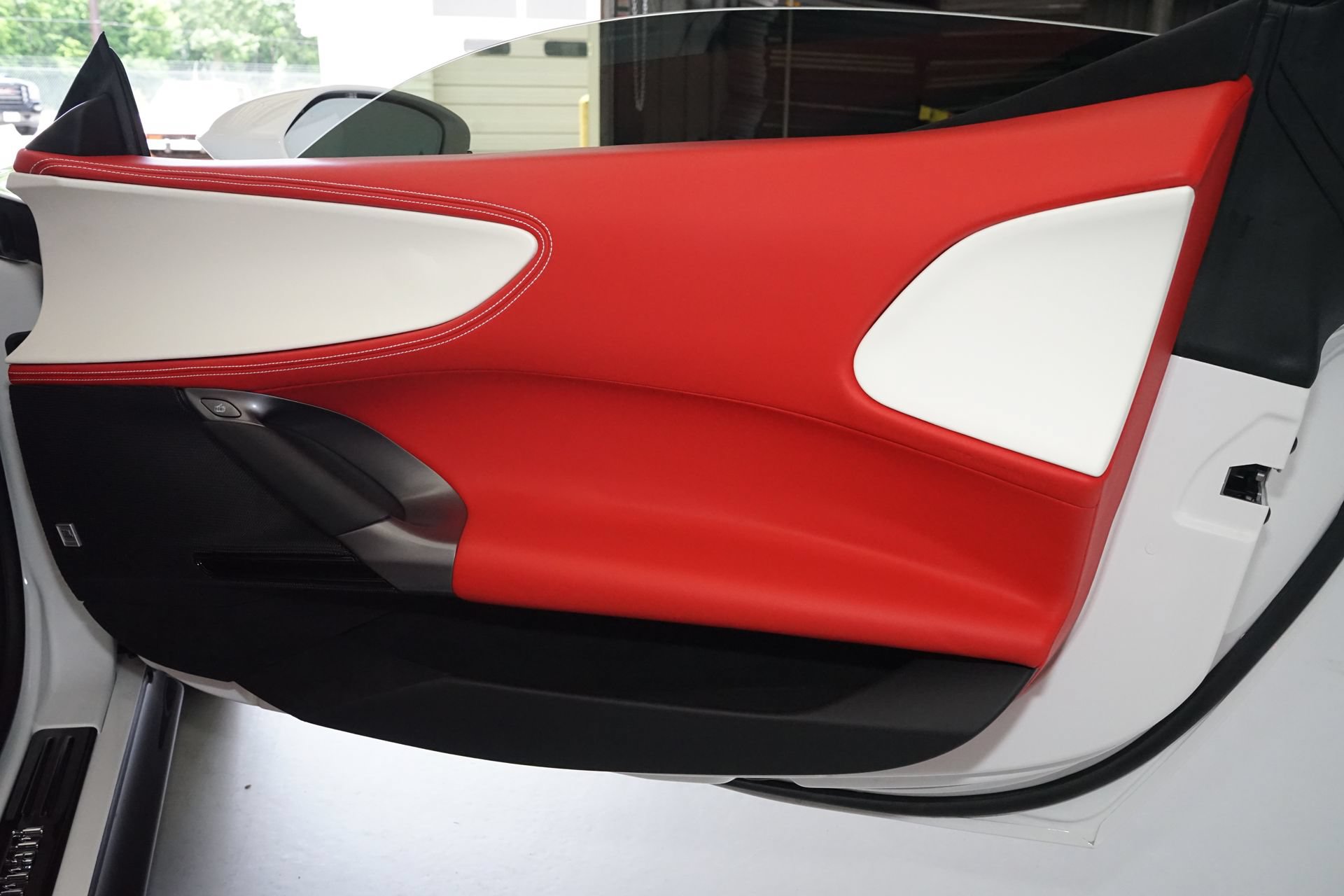 Used 2025 Ferrari SF90 Spider AWD/4WD image 29