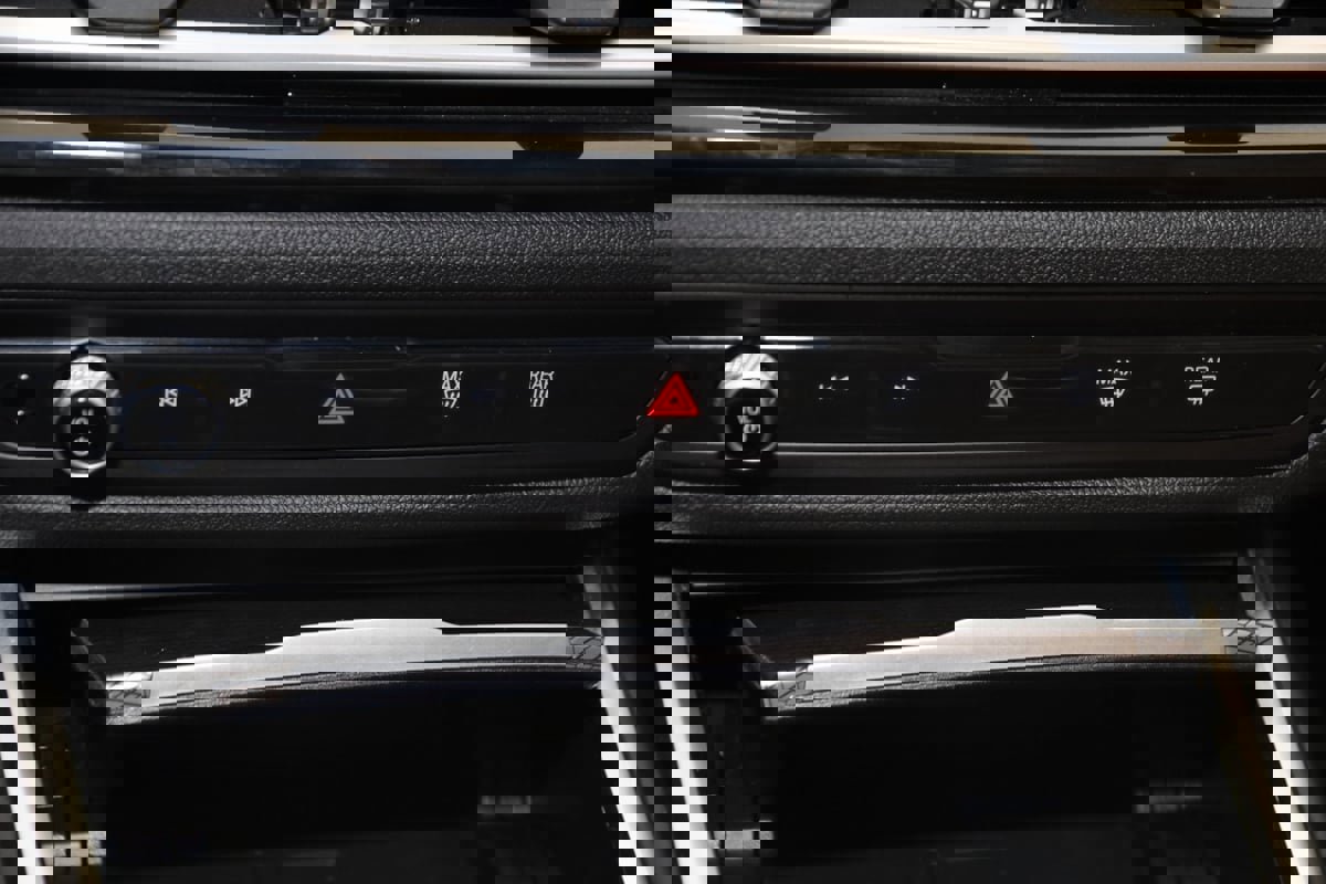 Used 2023 BMW M2 w/ Lighting Package image 43