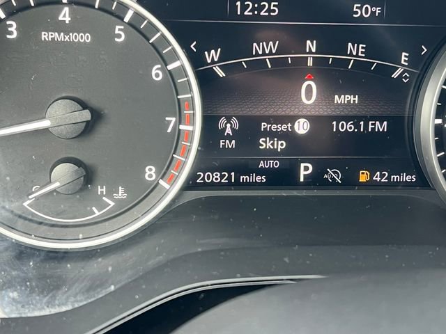 Used 2025 Nissan Pathfinder SL image 9