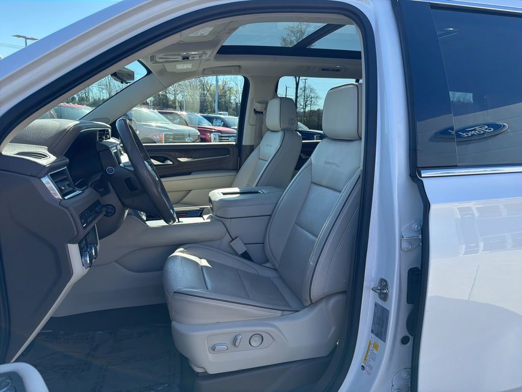 Used 2021 GMC Yukon Denali w/ Denali Premium Package image 9