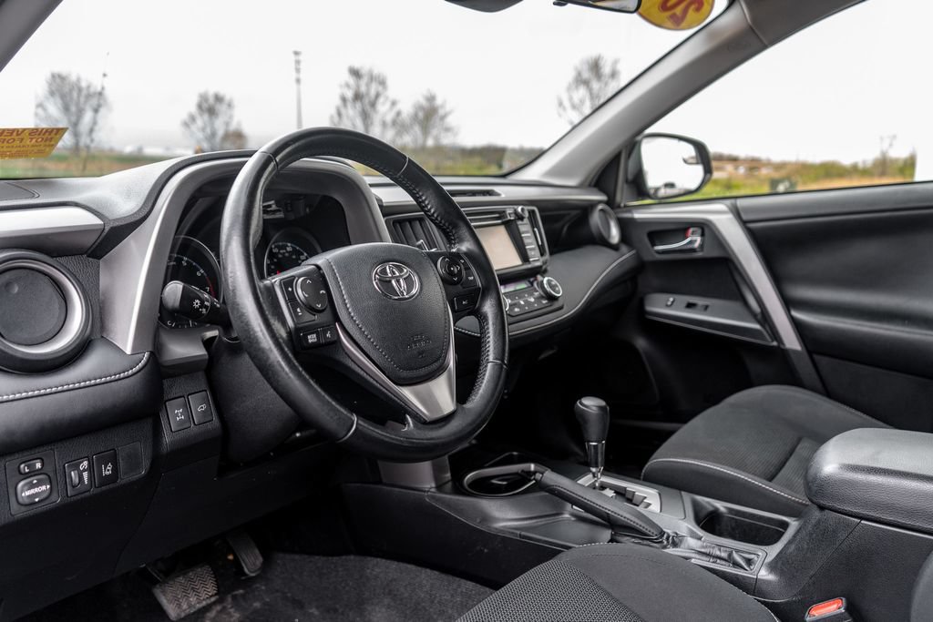 Used 2017 Toyota RAV4 XLE w/ Plus Special Value Package AWD/4WD image 19