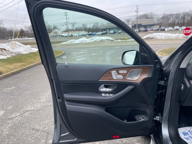 Used 2026 Mercedes-Benz GLS 450 4MATIC image 22