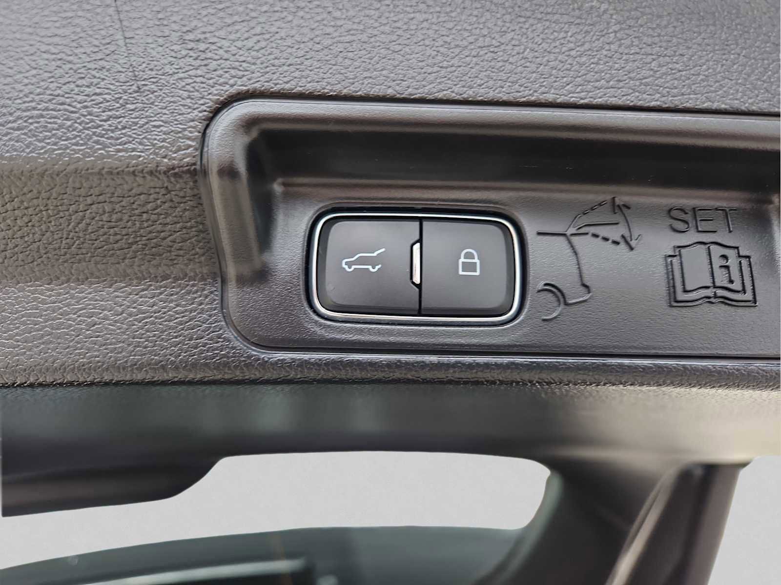 Used 2022 Ford Explorer ST-Line w/ Class IV Trailer Tow Package AWD/4WD image 38