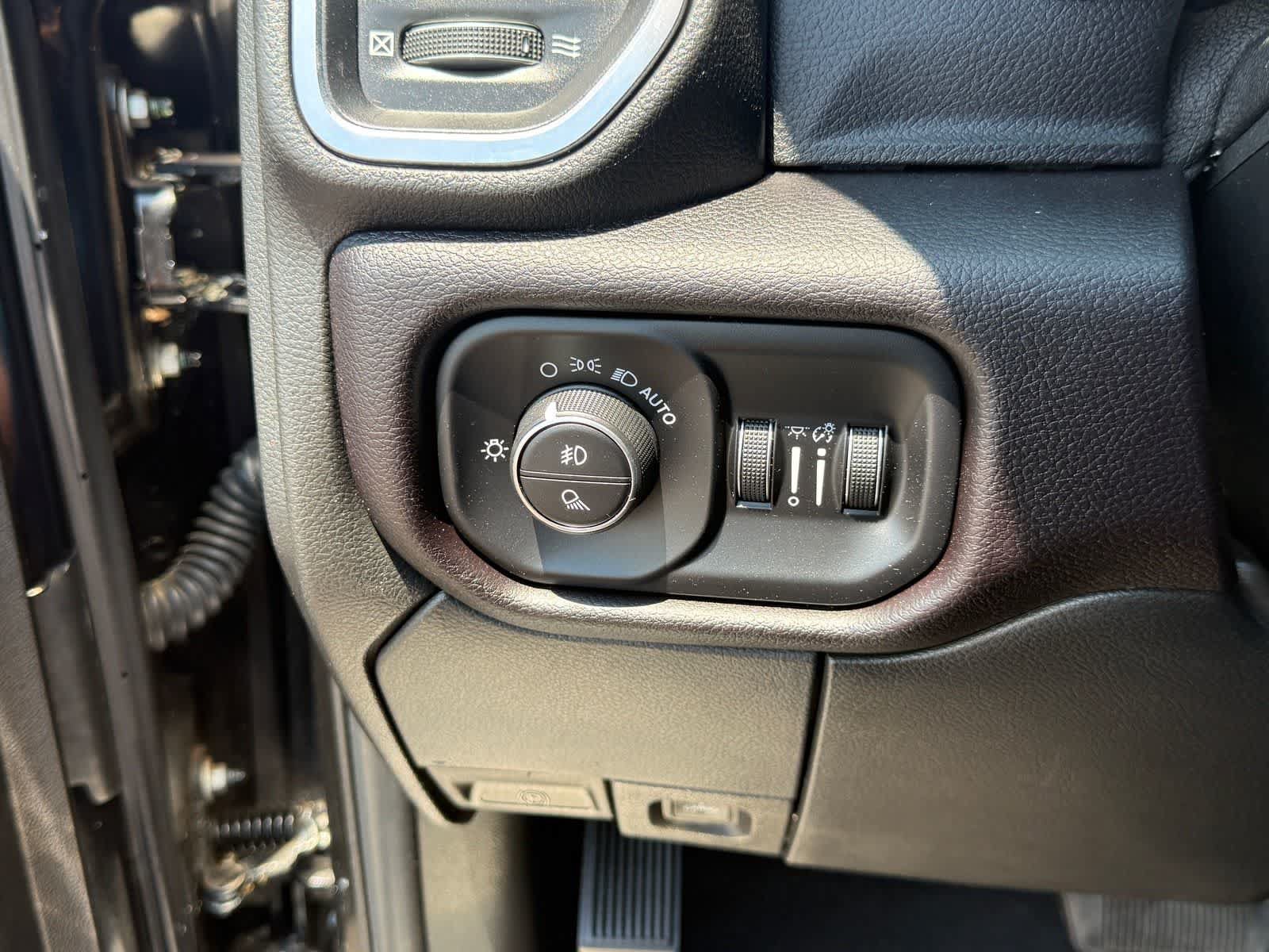 Used 2022 RAM 2500 Laramie AWD/4WD image 17