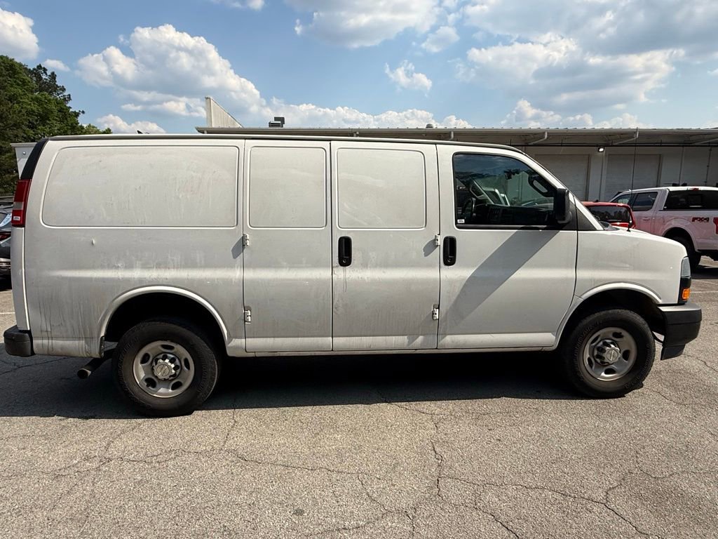 Used 2023 Chevrolet Express 3500 w/ Driver Convenience Package RWD image 8