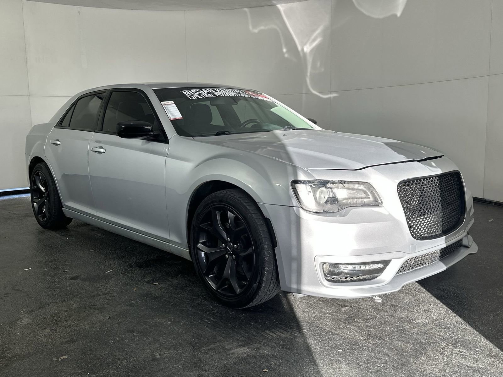 Used 2020 Chrysler 300 Touring w/ Sport Appearance Package image 3