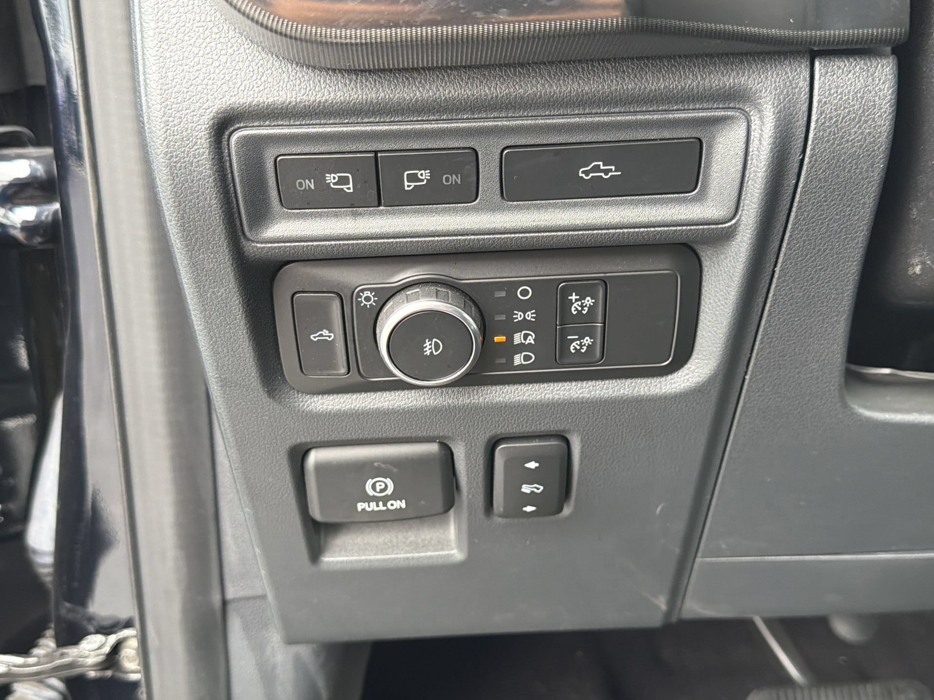 Used 2021 Ford F150 Platinum w/ Equipment Group 701A High AWD/4WD image 7