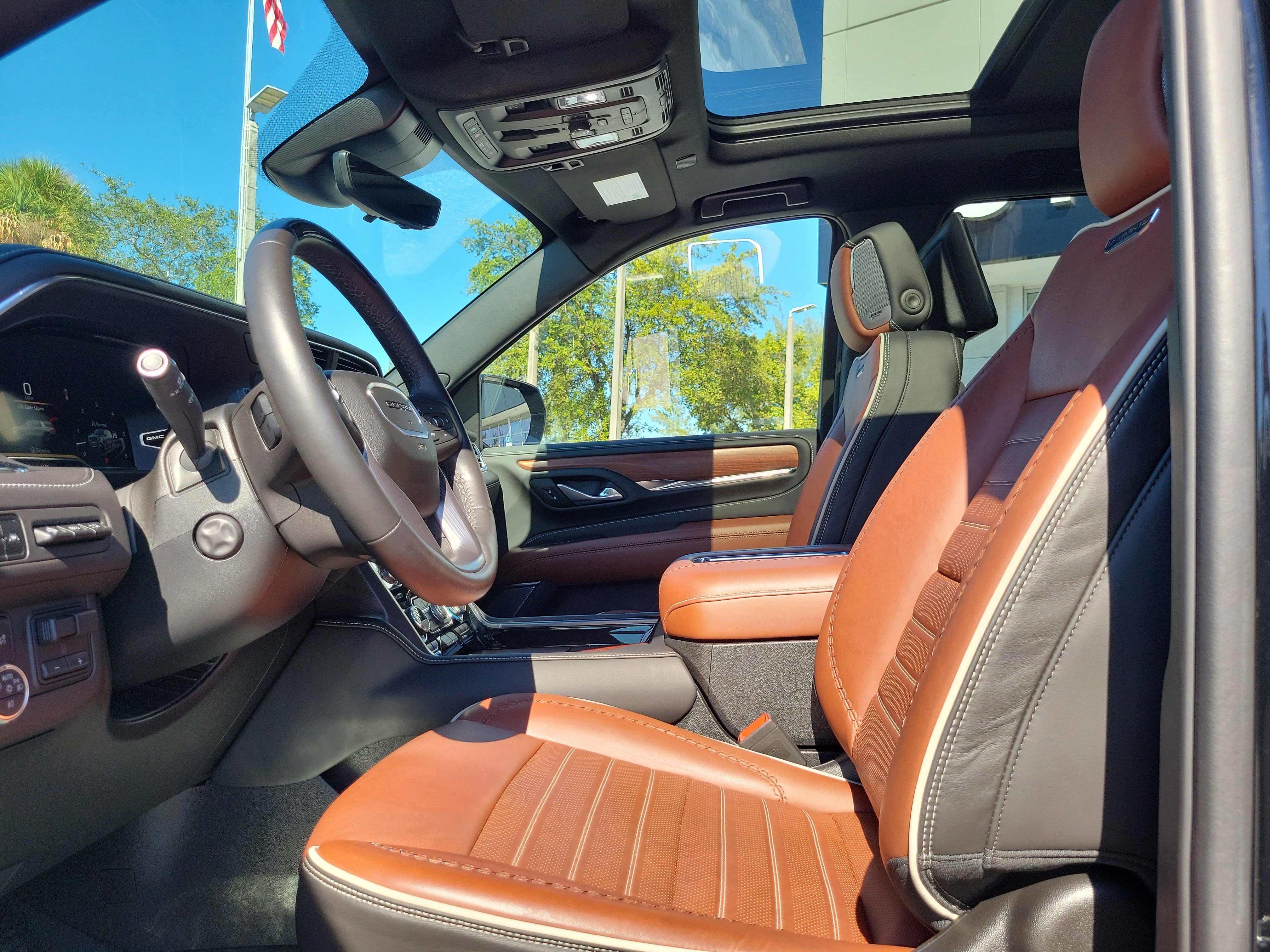 Used 2024 GMC Yukon Denali Ultimate image 14