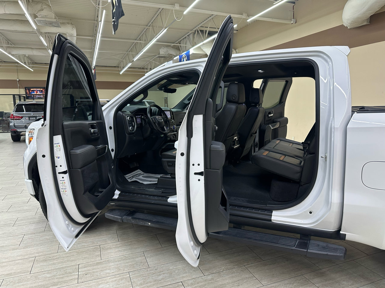 Used 2019 GMC Sierra 1500 AT4 w/ AT4 Premium Package image 16