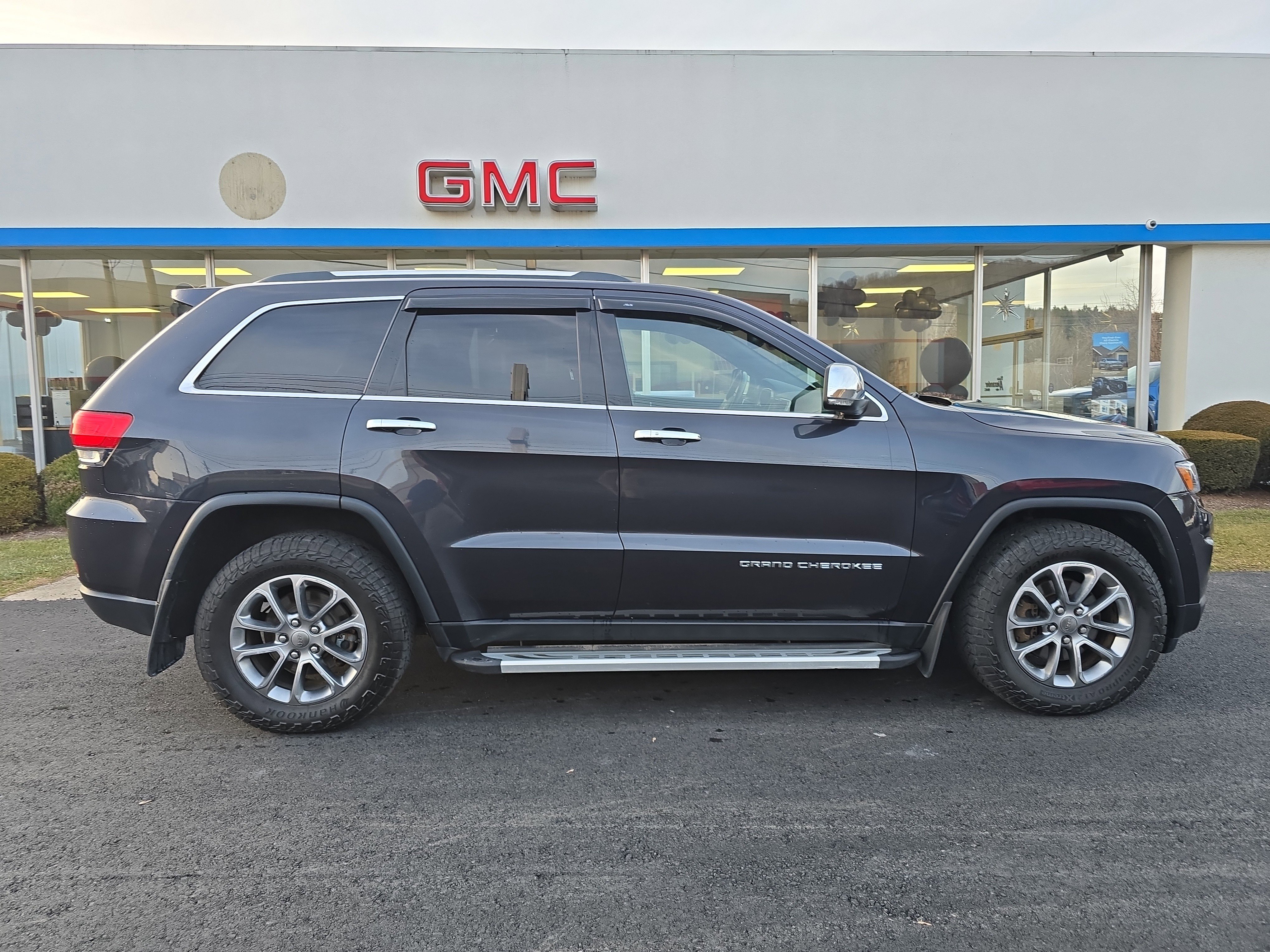 Used 2015 Jeep Grand Cherokee Limited image 2