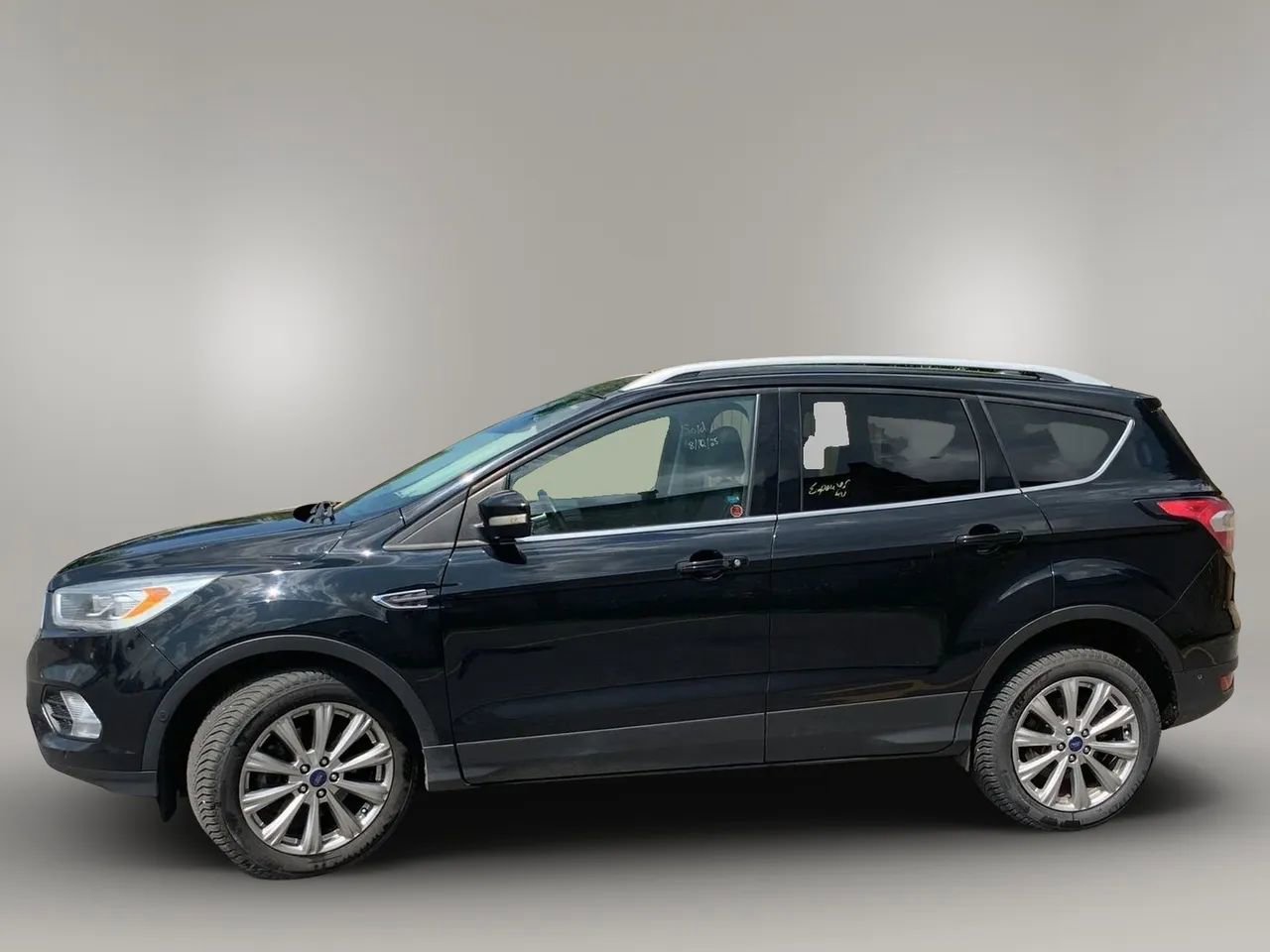 Used 2017 Ford Escape Titanium w/ Canadian Touring Package AWD/4WD image 4