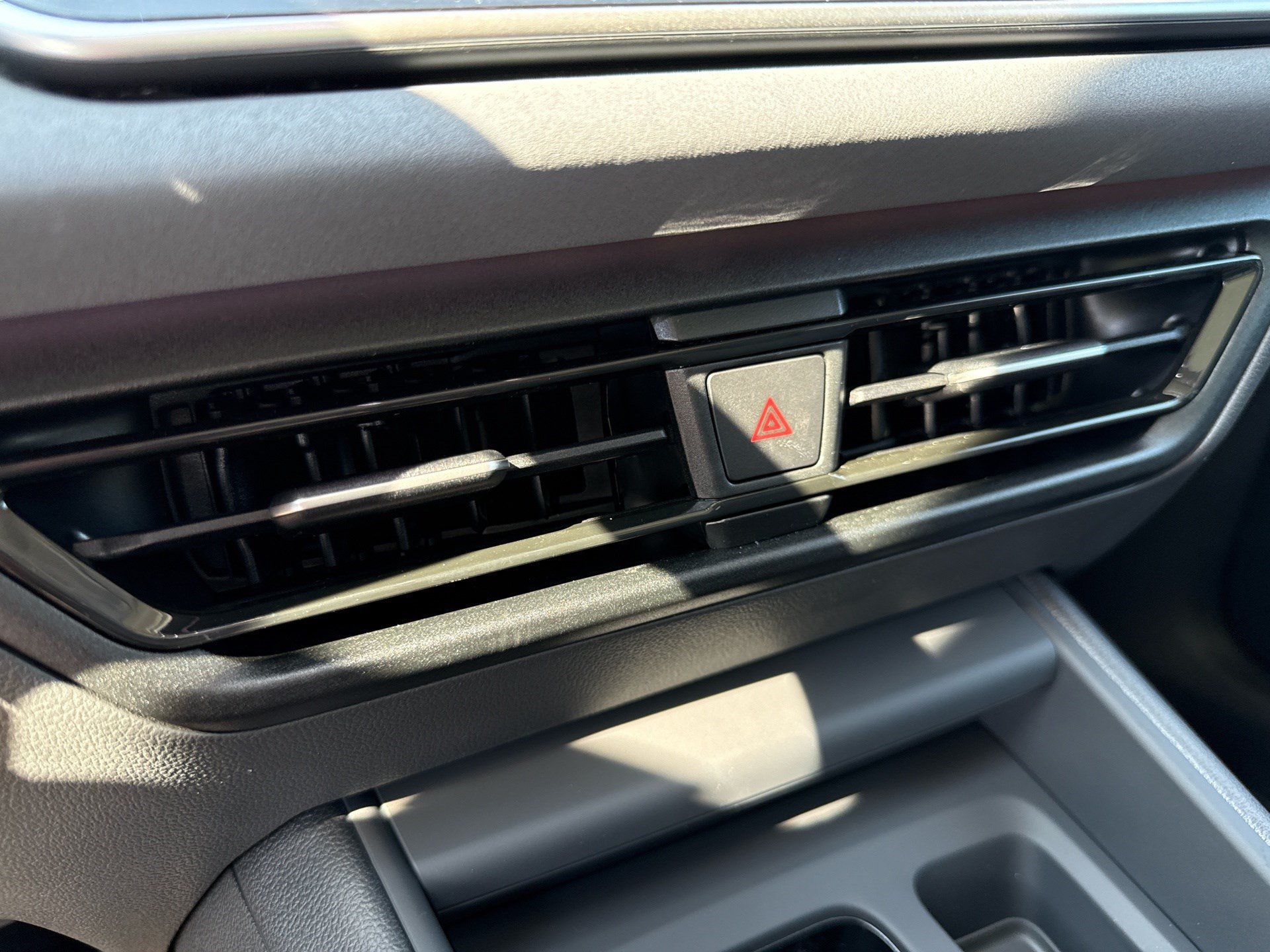 New 2026 Volkswagen Tiguan SE FWD image 18