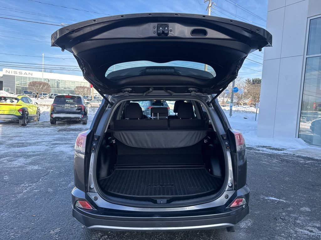 Used 2018 Toyota RAV4 XLE image 7