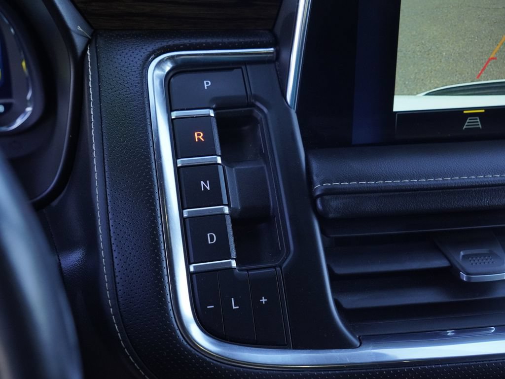 Used 2022 Chevrolet Tahoe Premier AWD/4WD image 18