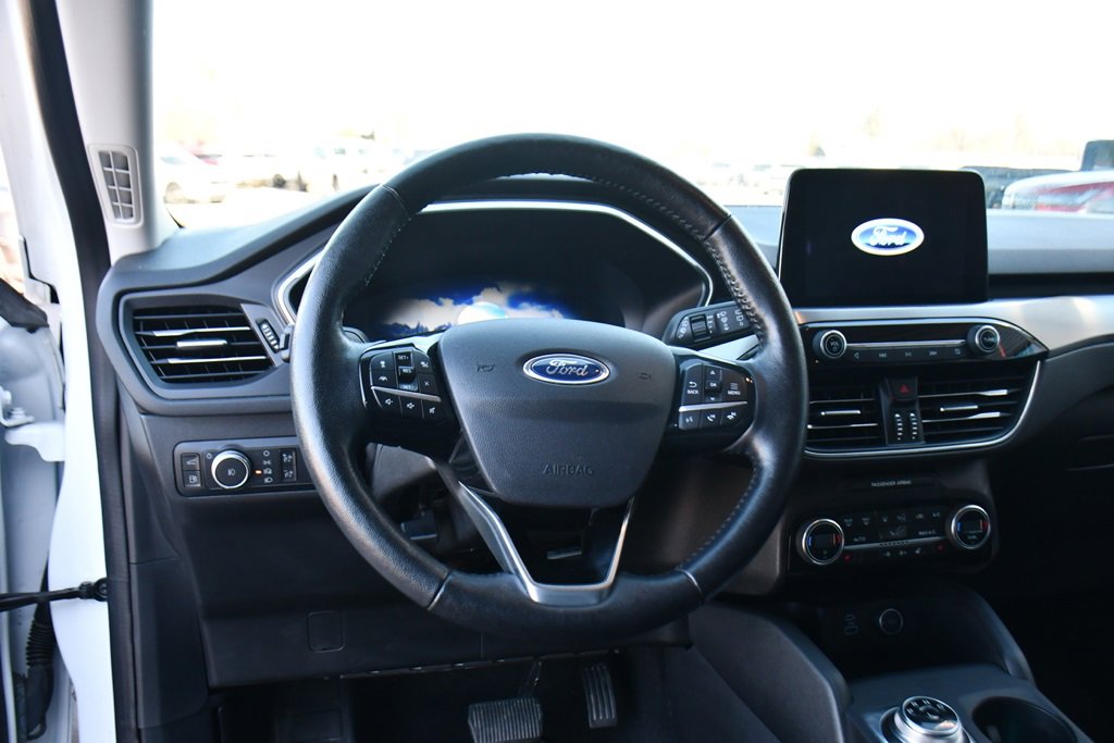 Used 2021 Ford Escape Titanium image 12