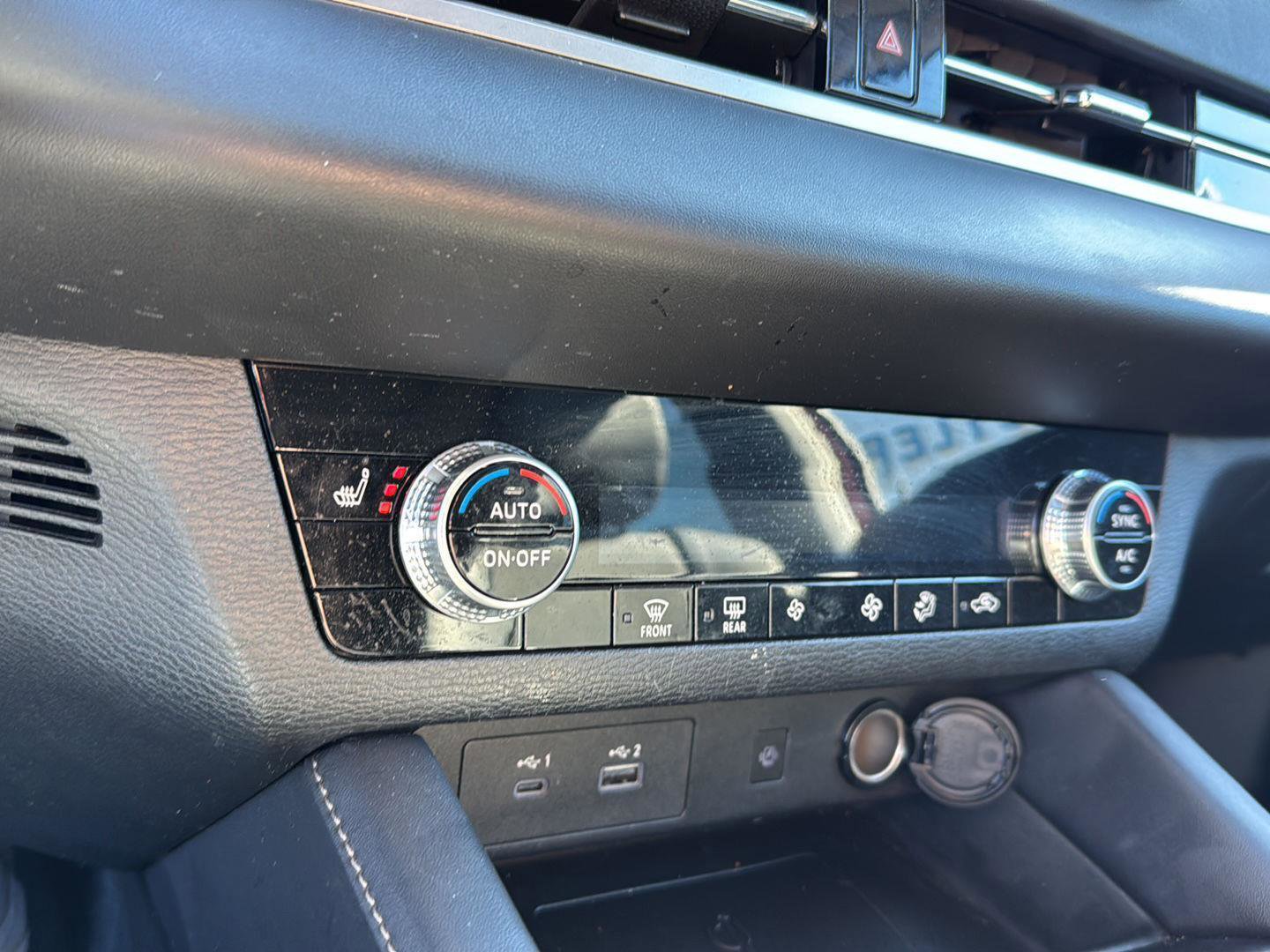 Used 2024 Mitsubishi Outlander SE Black Edition image 23