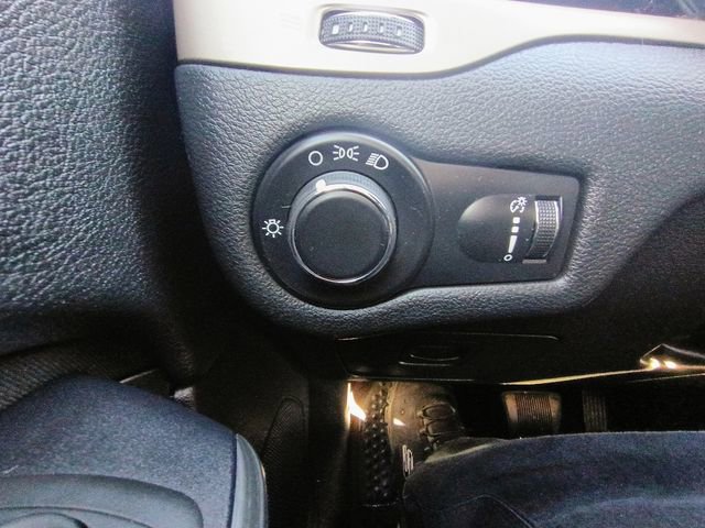 Used 2016 Jeep Cherokee Sport w/ Cold Weather Group image 29