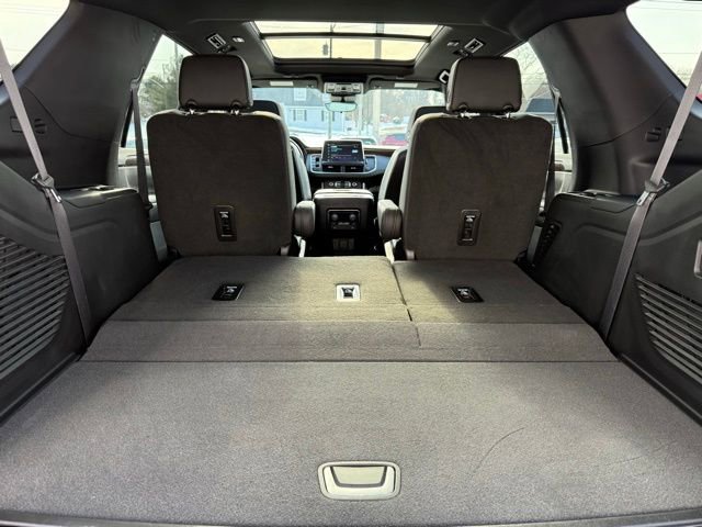 Used 2023 Chevrolet Tahoe High Country image 11