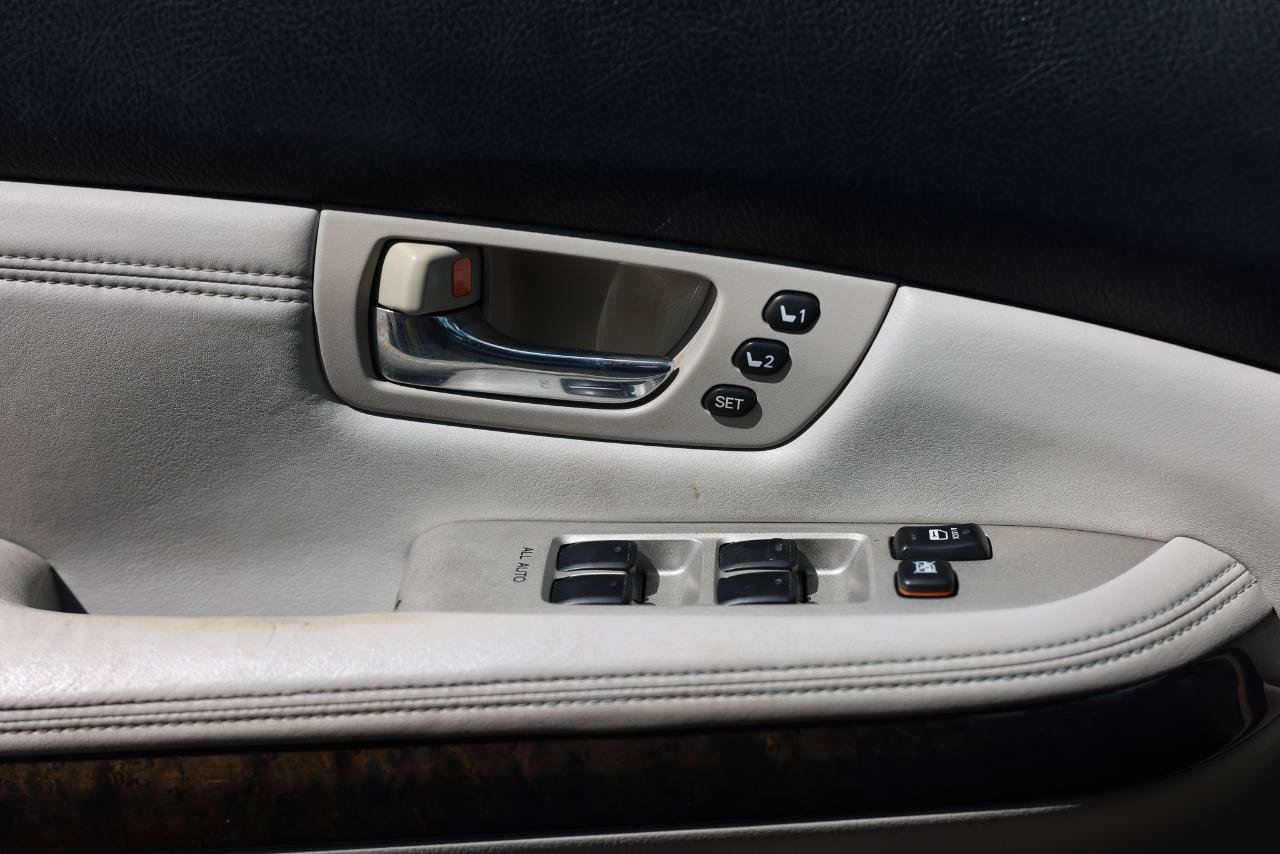 Used 2005 Lexus RX 330 w/ Premium Plus Pkg FWD image 40