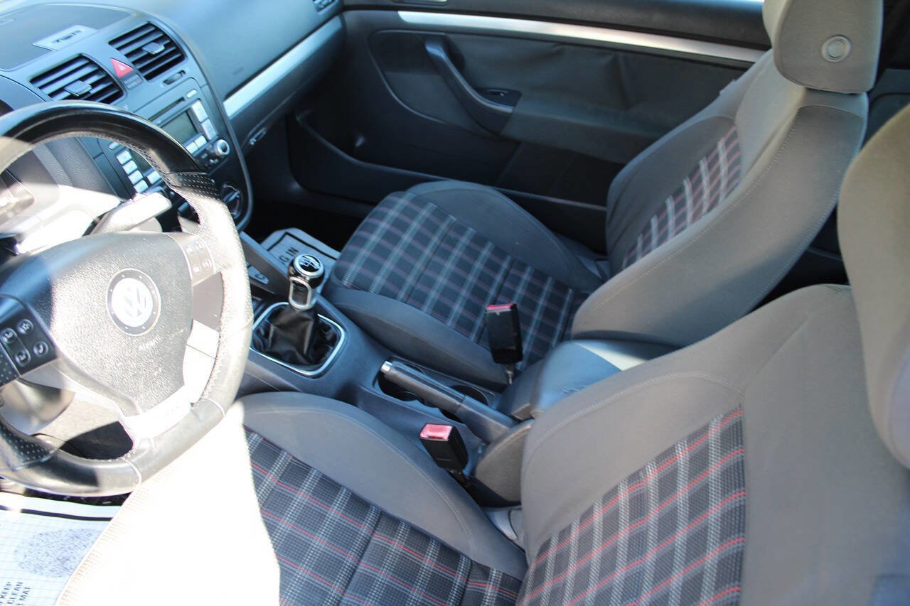 Used 2007 Volkswagen GTI 2-Door image 18