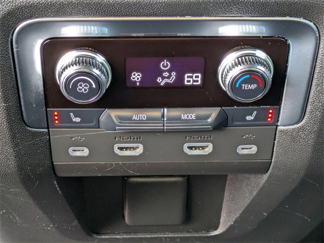 Used 2021 GMC Yukon Denali w/ Denali Premium Package image 13