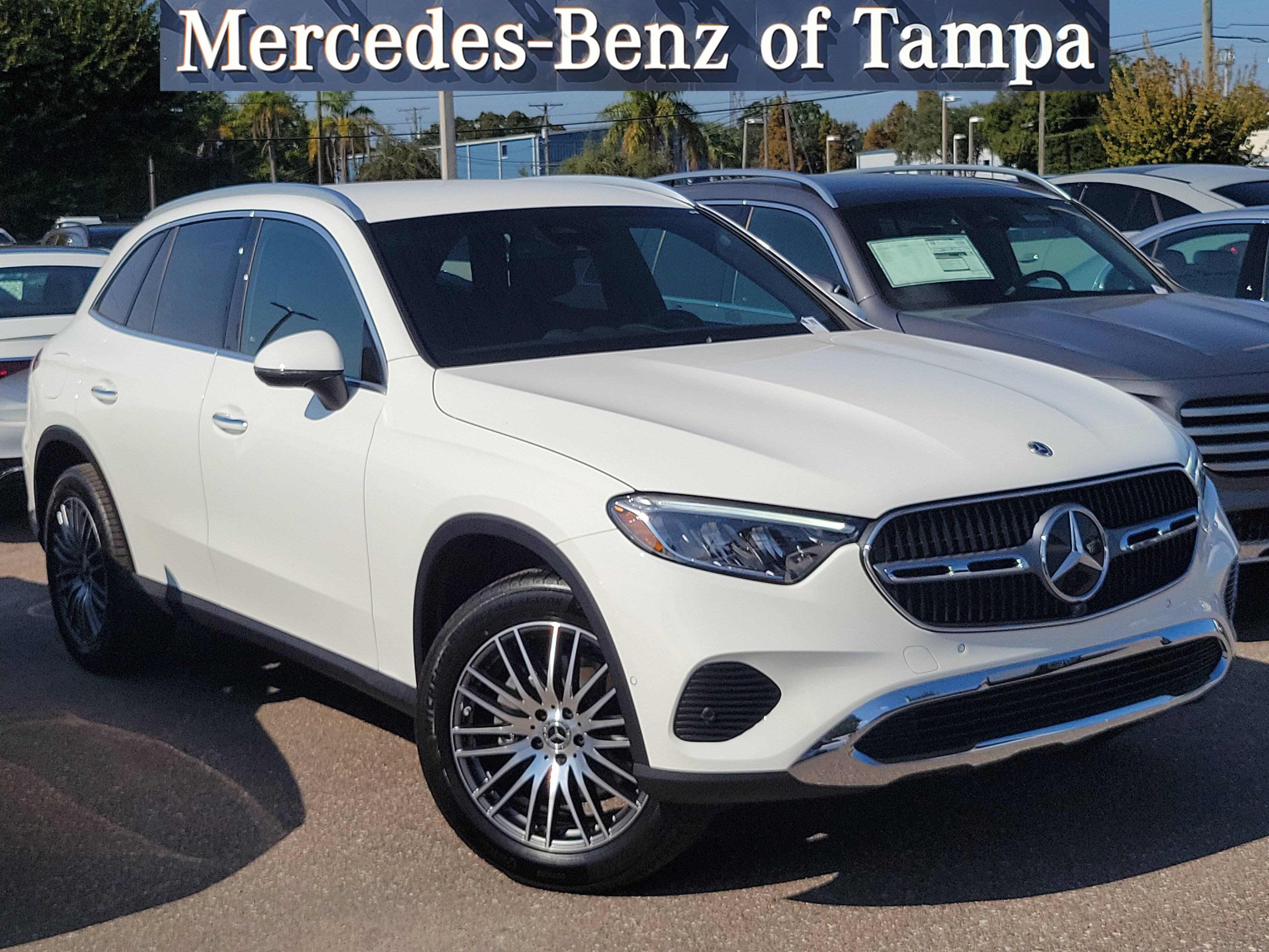 Certified 2025 Mercedes-Benz GLC 300 image 1