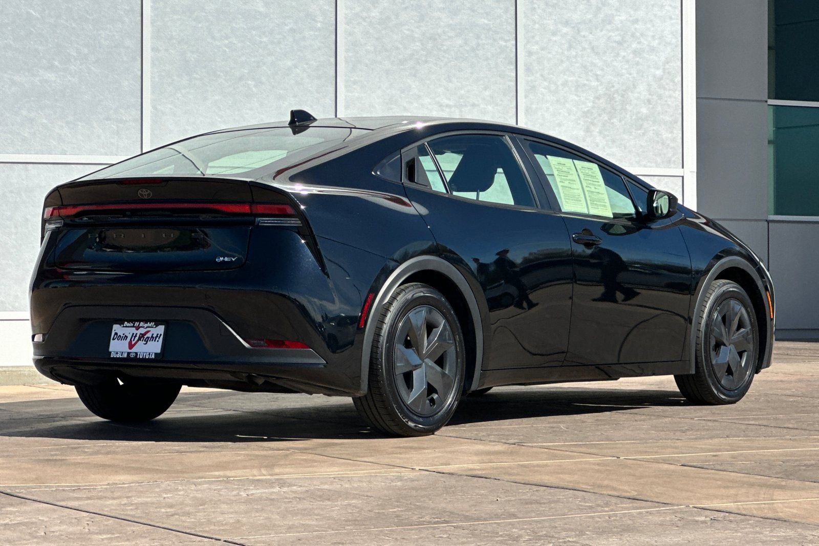 Used 2025 Toyota Prius LE image 4