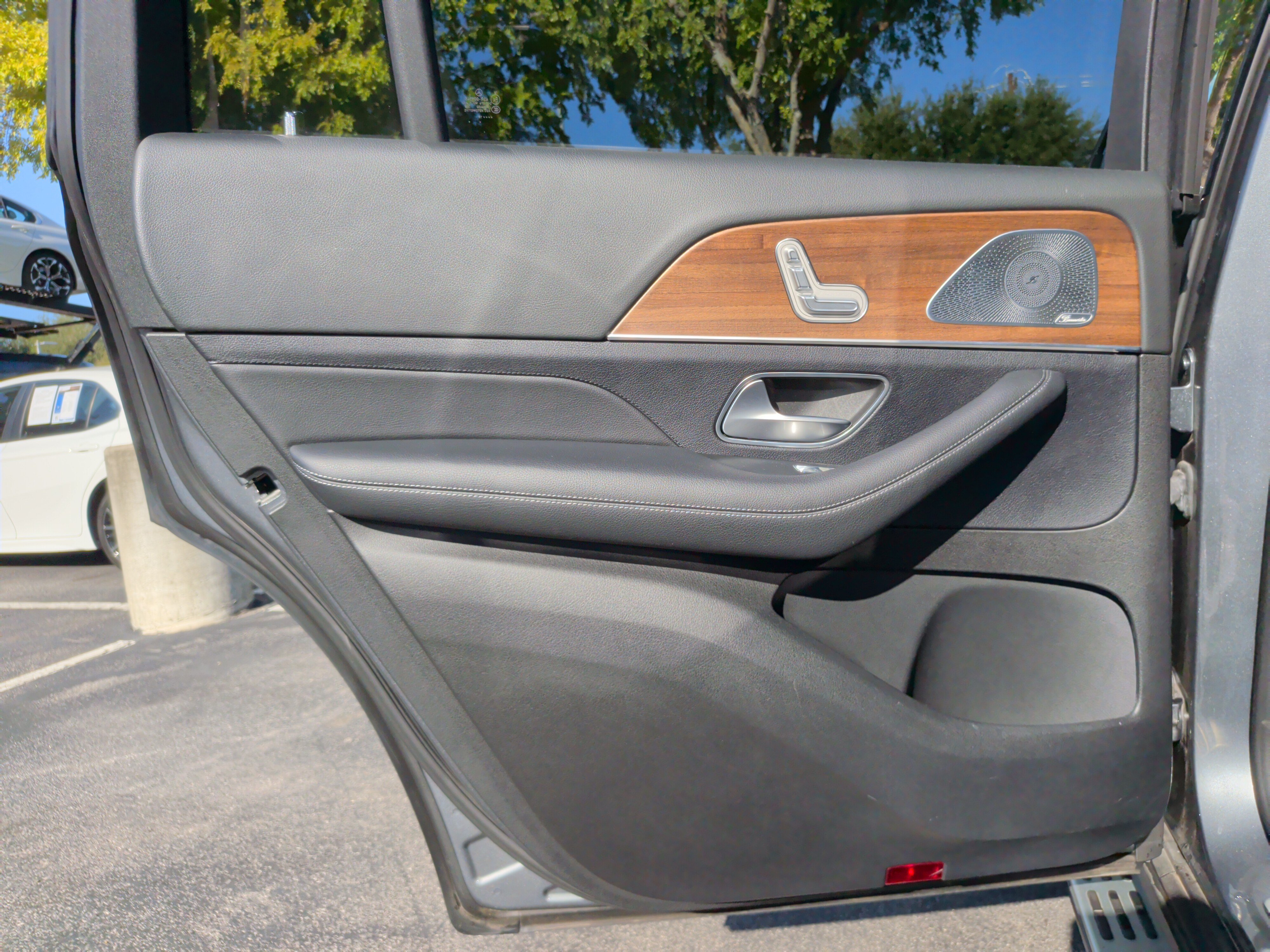 Used 2020 Mercedes-Benz GLS 450 4MATIC image 39