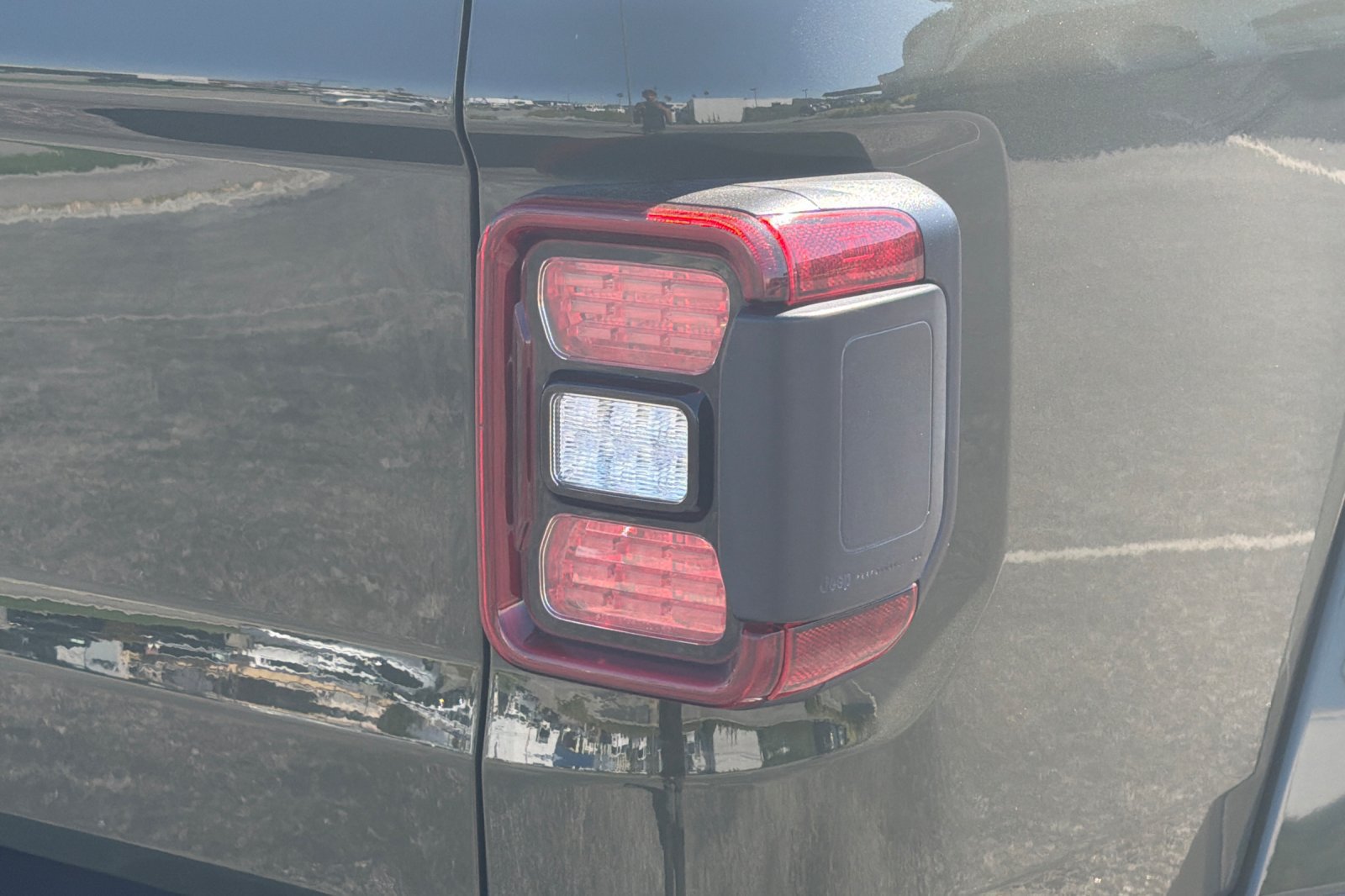 Used 2022 Jeep Gladiator Sport AWD/4WD image 40