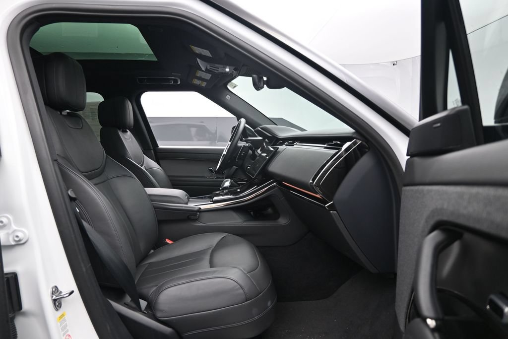 Used 2024 Land Rover Range Rover Sport SE AWD/4WD image 30