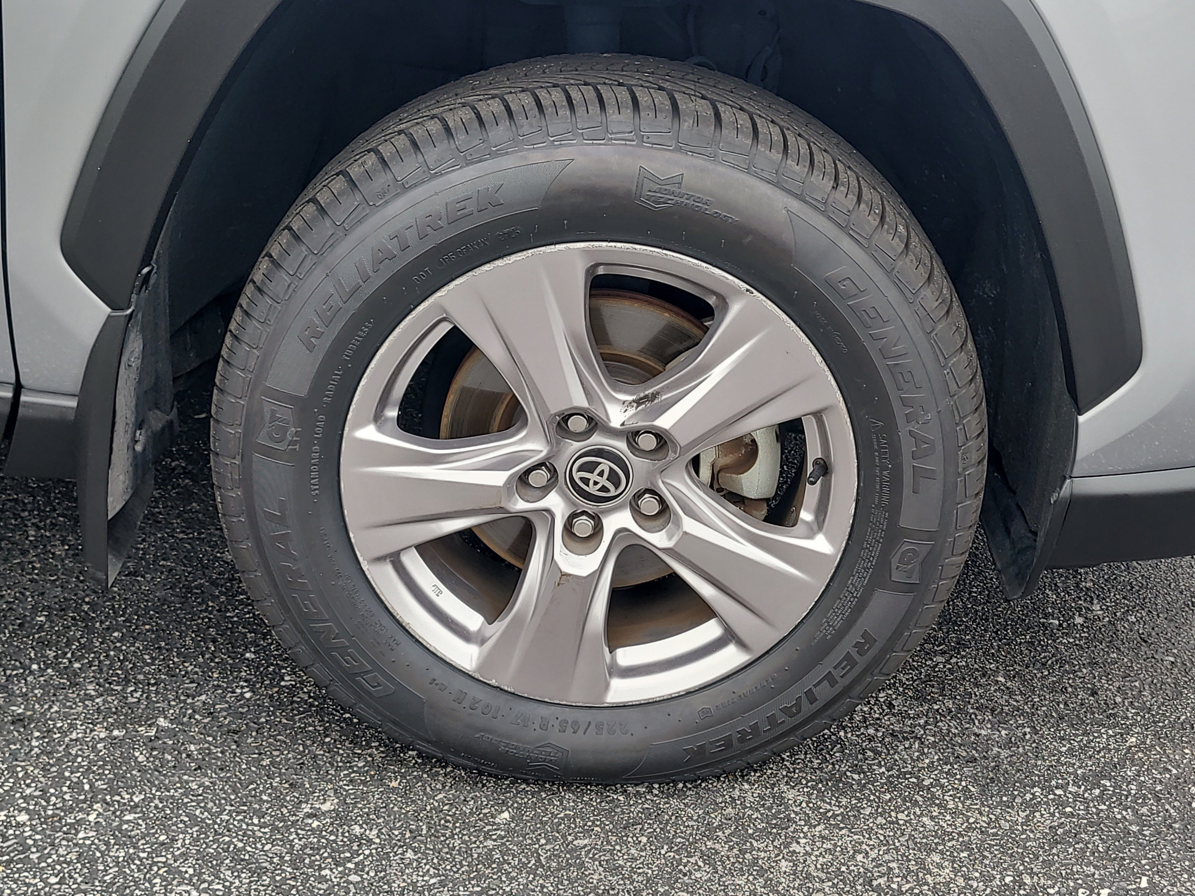 Certified 2025 Toyota RAV4 XLE w/ Convenience Package FWD image 9