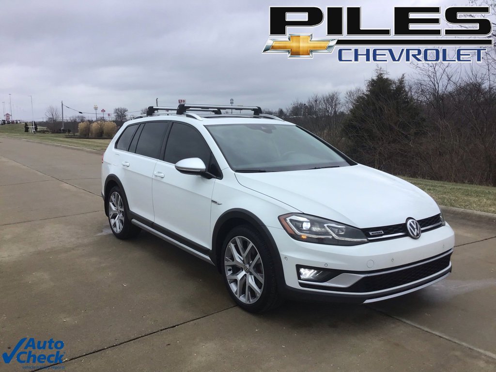 Used 2019 Volkswagen Golf Alltrack image 1