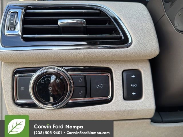 Used 2020 Lincoln Navigator Reserve w/ Luxury Package AWD/4WD image 11