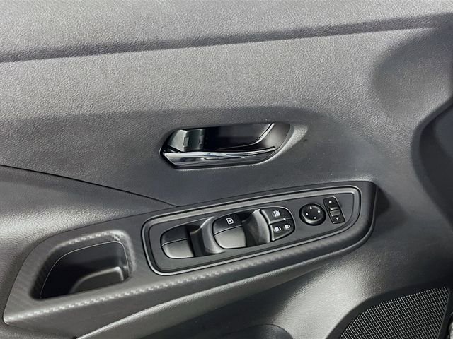 Used 2025 Nissan Versa SV w/ Trunk Package FWD image 18