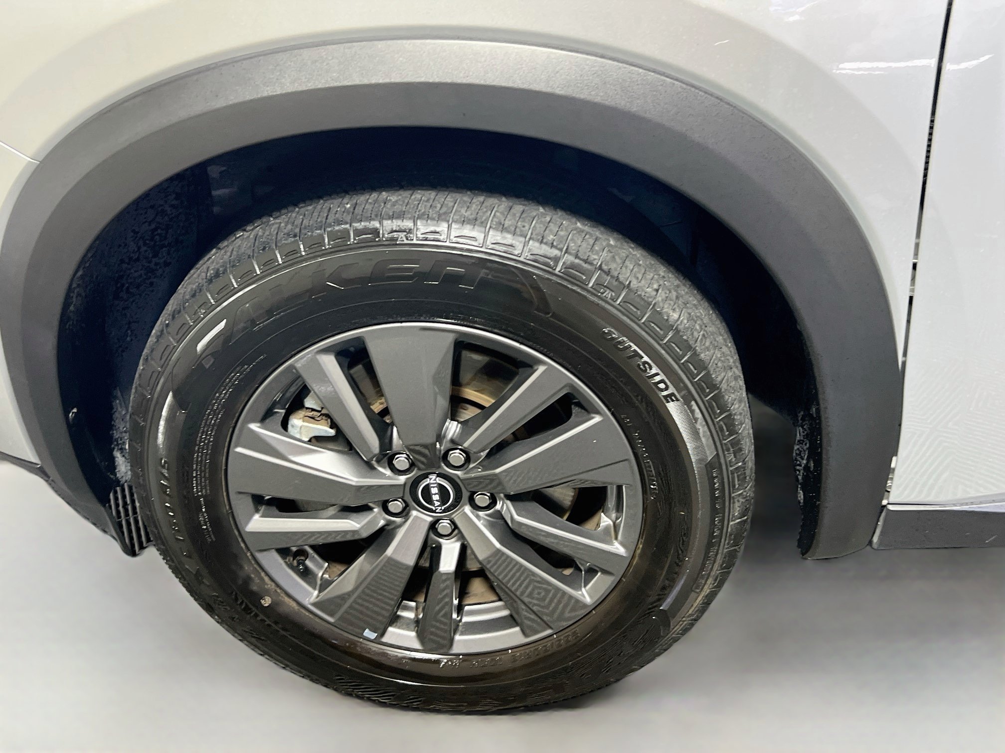 Used 2024 Nissan Pathfinder SV FWD image 13