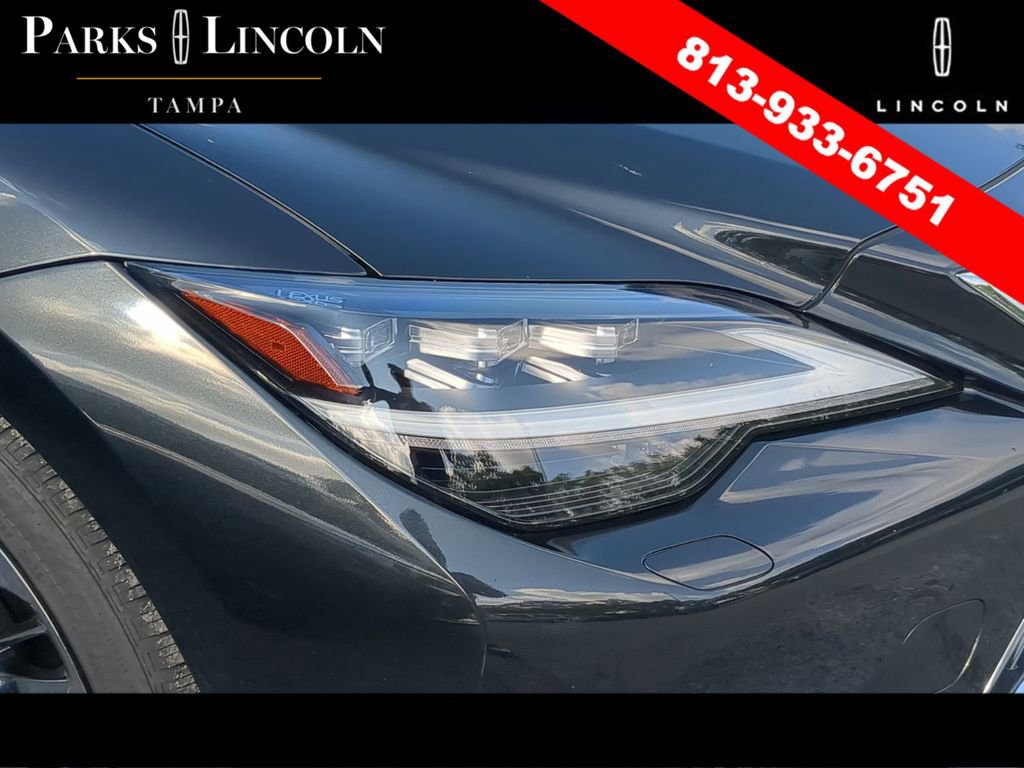 Used 2022 Lexus LS 500 w/ Interior Upgrade Package RWD image 9