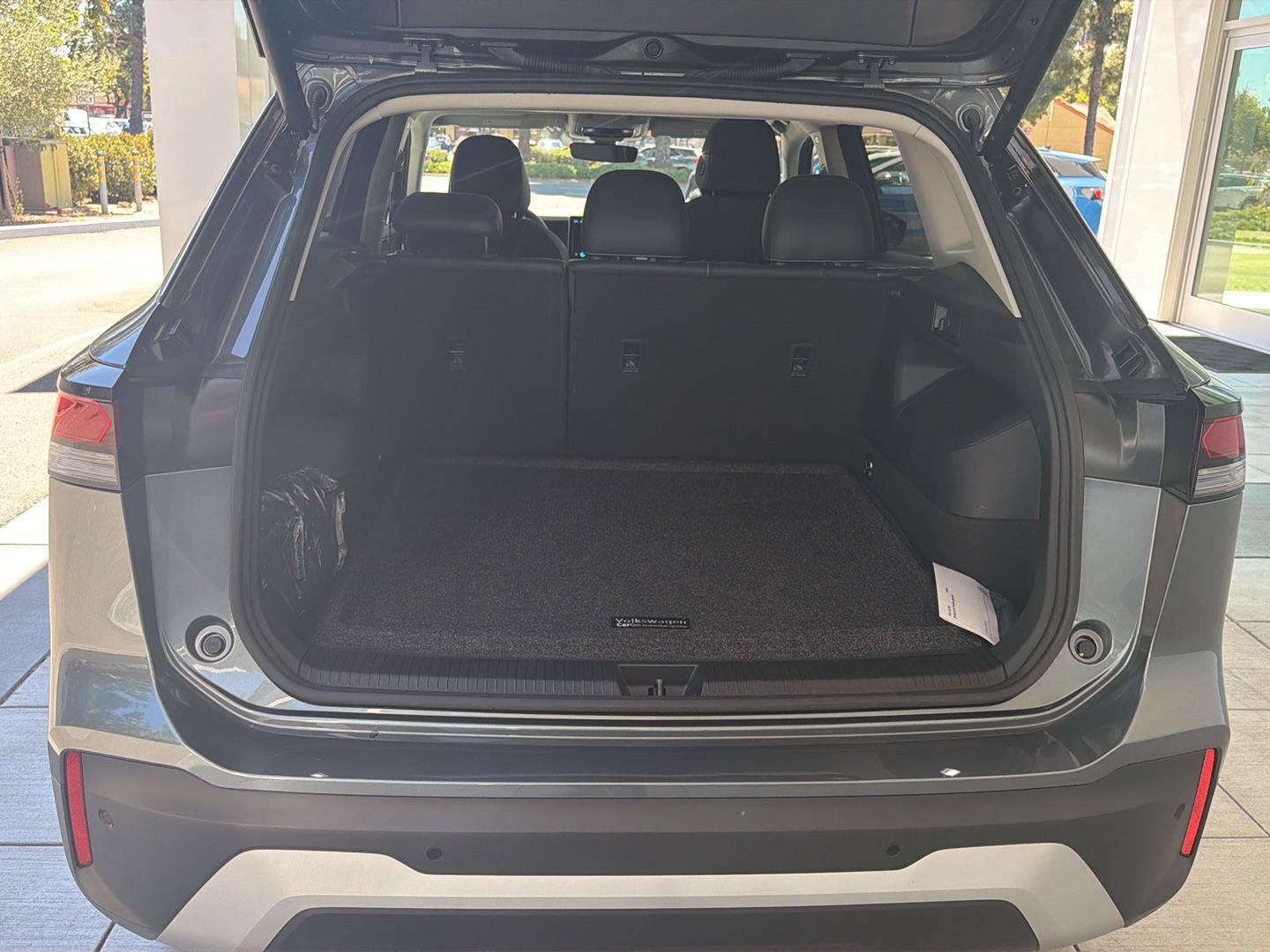 Certified 2026 Volkswagen Tiguan SE w/ Panoramic Sunroof Package AWD/4WD image 13