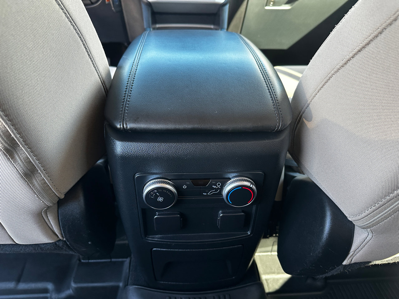 Used 2022 Ford Explorer 4WD image 19