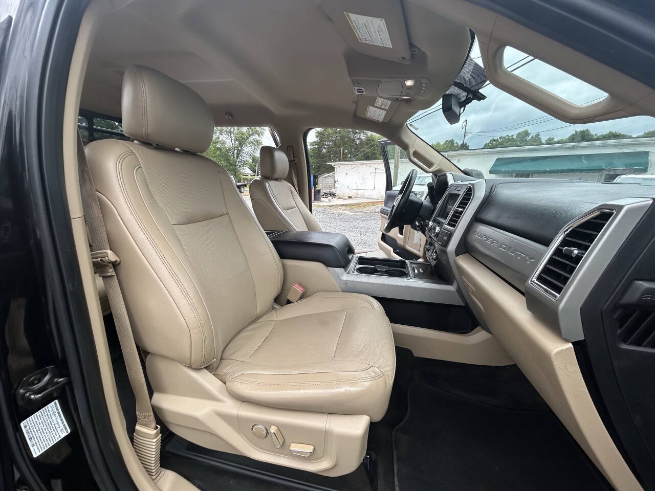 Used 2018 Ford F350 Lariat w/ FX4 Off-Road Package AWD/4WD image 22