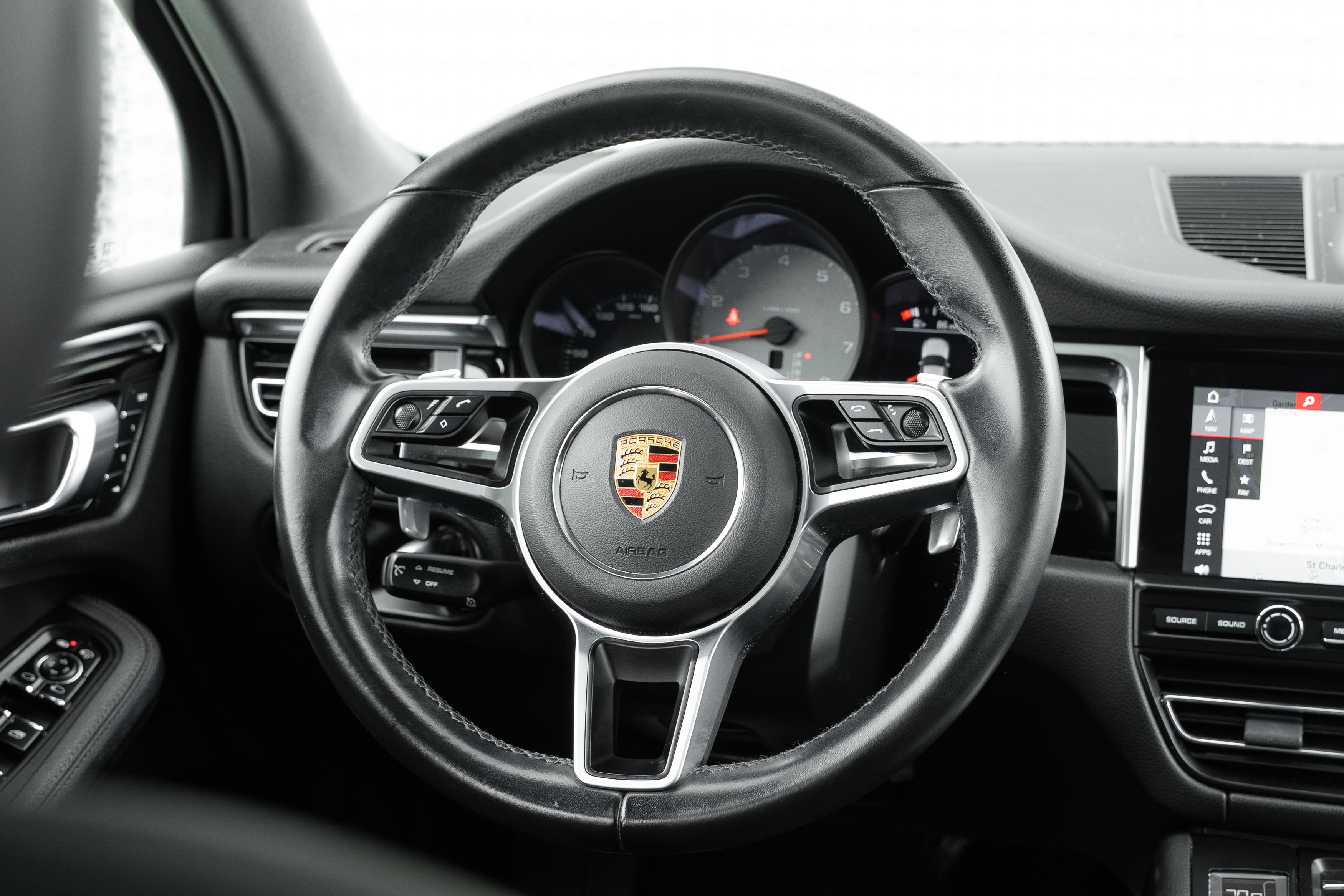 Used 2021 Porsche Macan S AWD/4WD image 9
