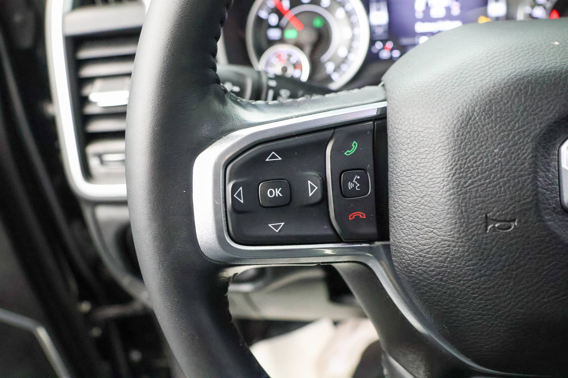 Used 2022 RAM 1500 Laramie AWD/4WD image 15