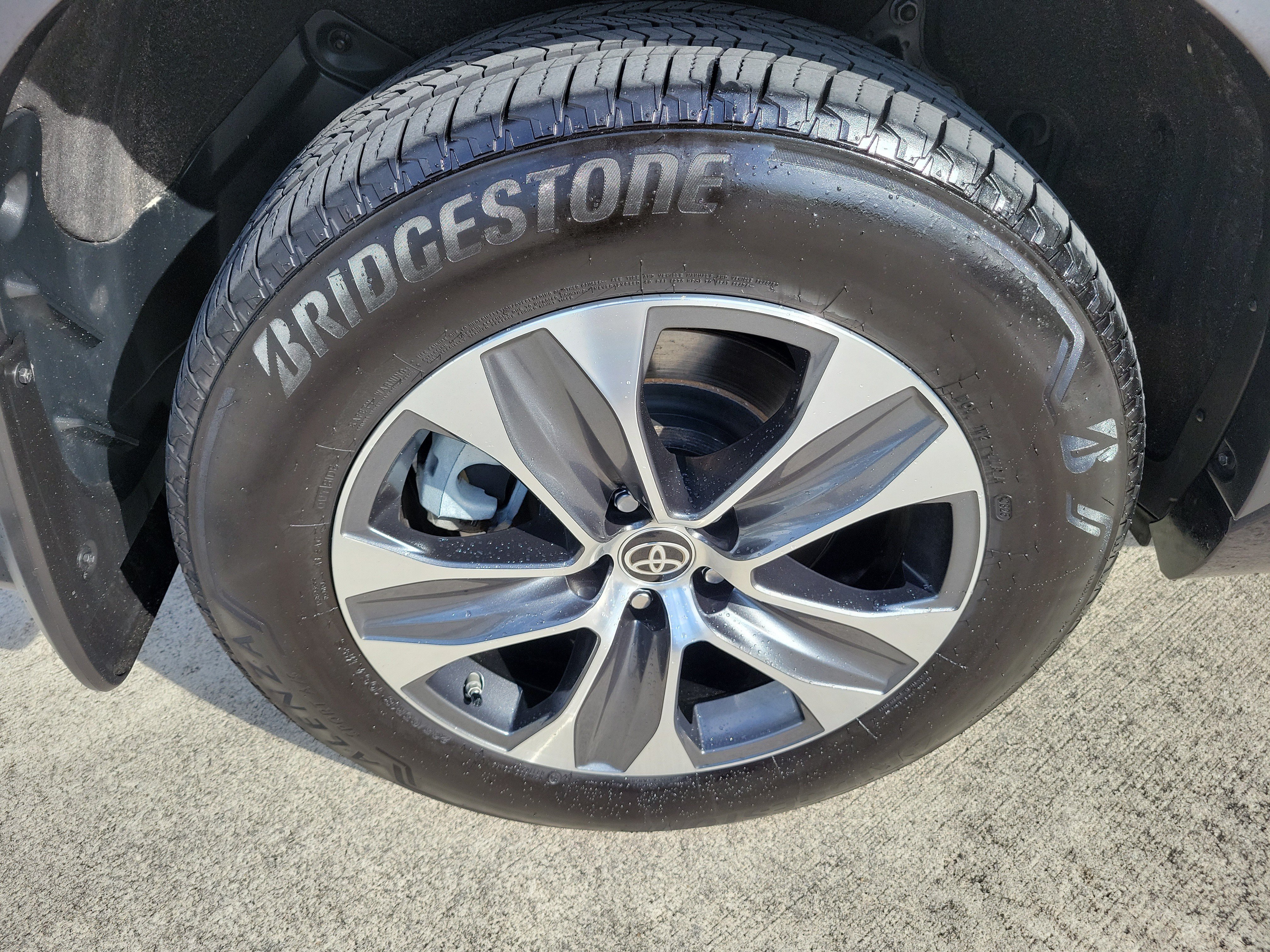 Certified 2025 Toyota Highlander XLE AWD/4WD image 8