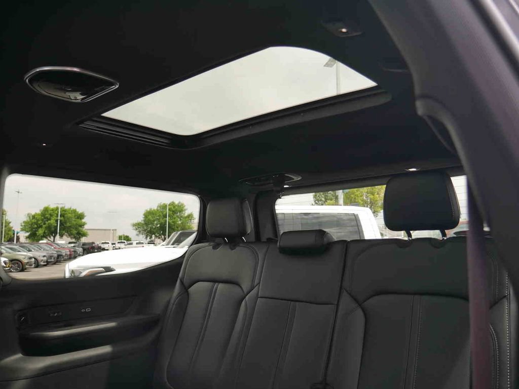 New 2026 Jeep Grand Wagoneer Limited AWD/4WD image 15