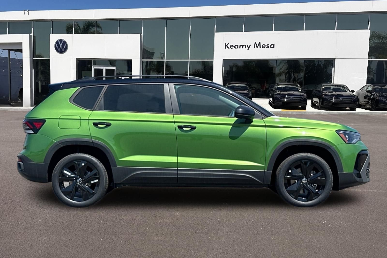 New 2026 Volkswagen Taos SE FWD image 3
