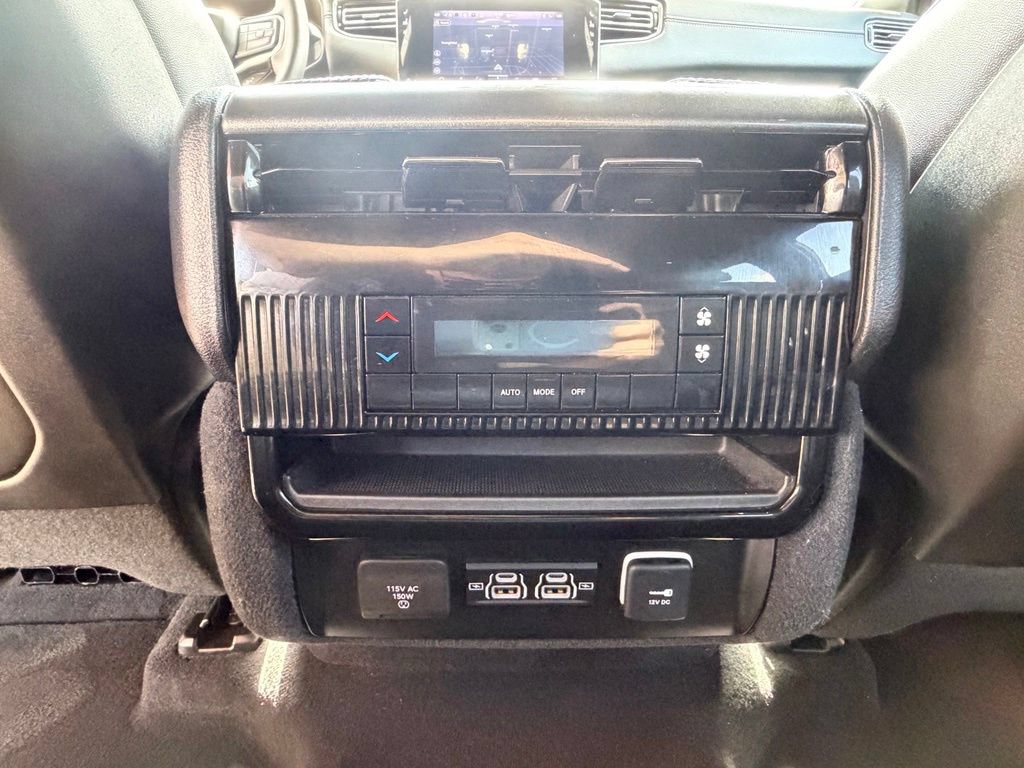 Certified 2023 Jeep Wagoneer 4WD image 35