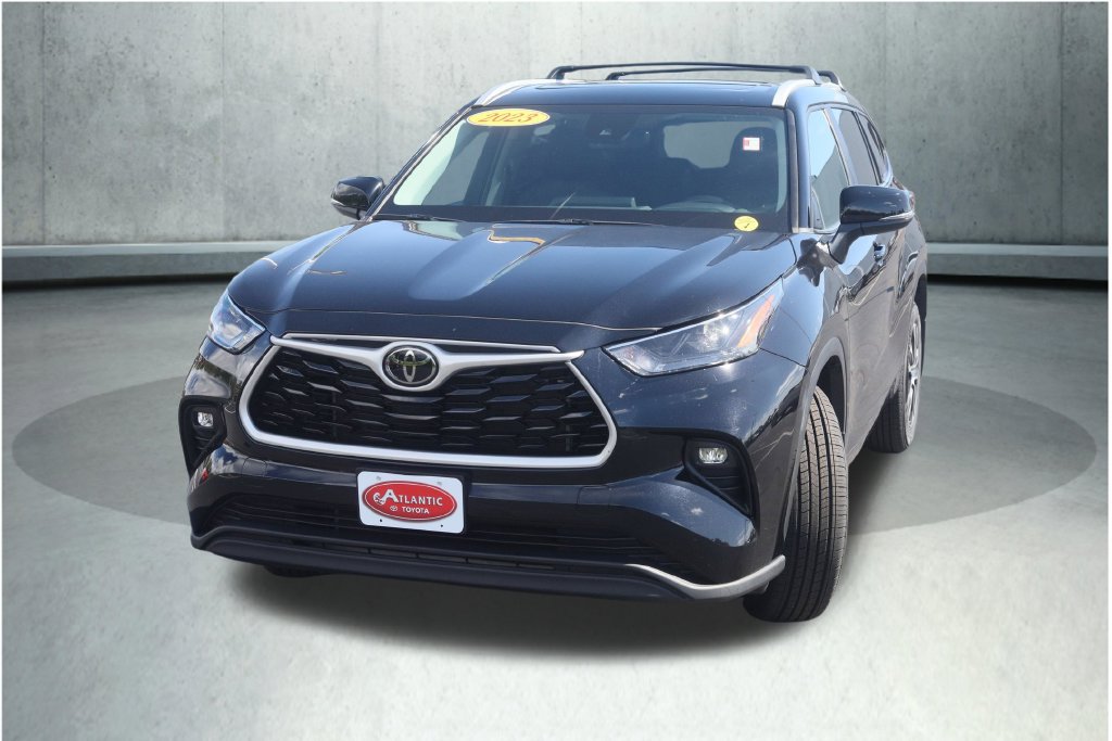 Used 2023 Toyota Highlander XLE AWD/4WD image 29