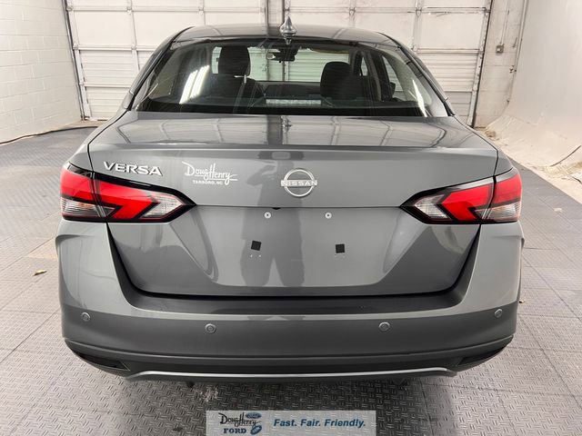 Used 2025 Nissan Versa SV FWD image 5
